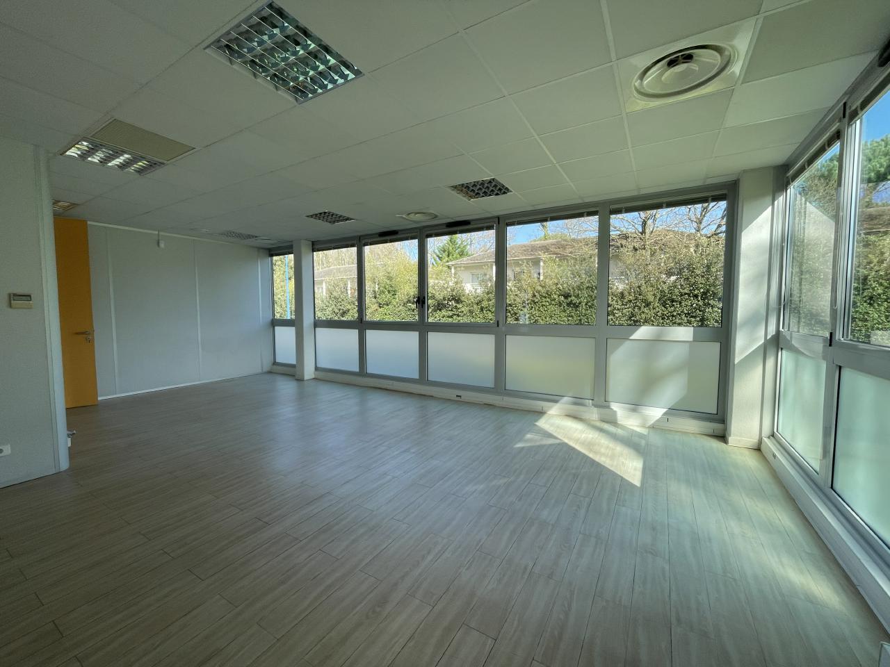 Bureau La-Chapelle-sur-Erdre 2352m² Location bureau La-Chapelle-sur-Erdre Loire-Atlantique OLBUR2315694 6
